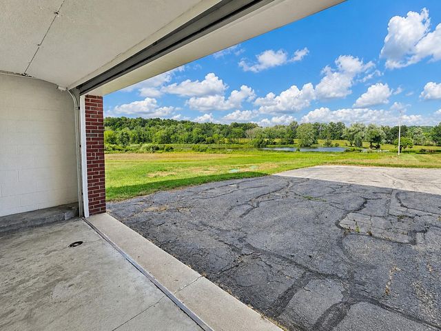 18100 English Road, Manchester, MI 48158