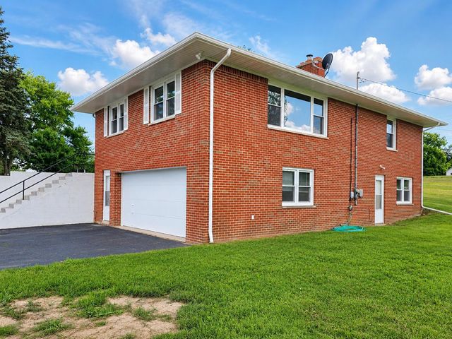 18100 English Road, Manchester, MI 48158