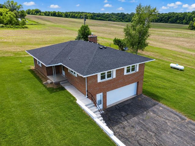 18100 English Road, Manchester, MI 48158
