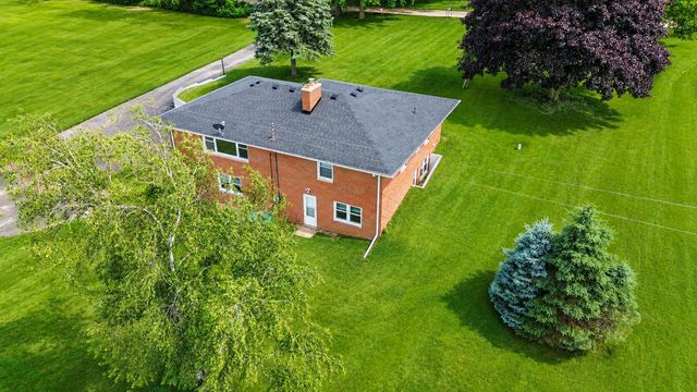 18100 English Road, Manchester, MI 48158
