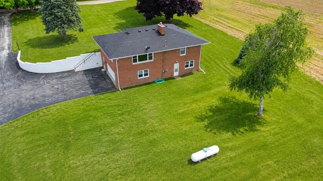 18100 English Road, Manchester, MI 48158