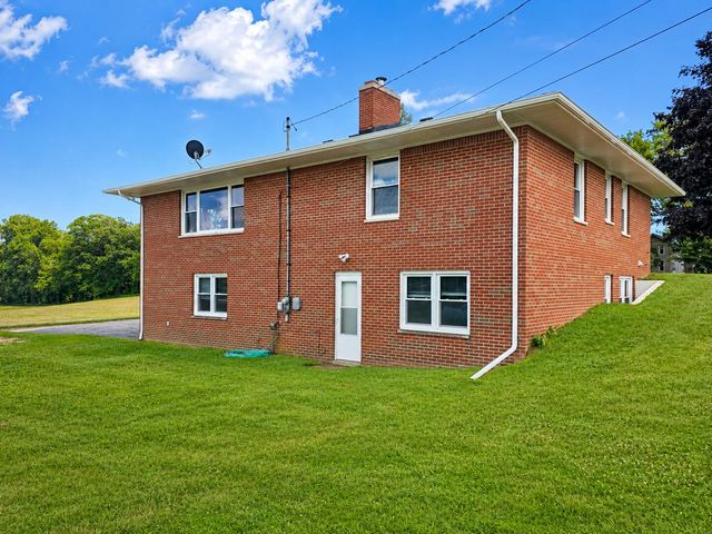18100 English Road, Manchester, MI 48158