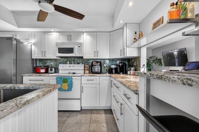 3876 NW 8th Street, Delray Beach, FL 33445