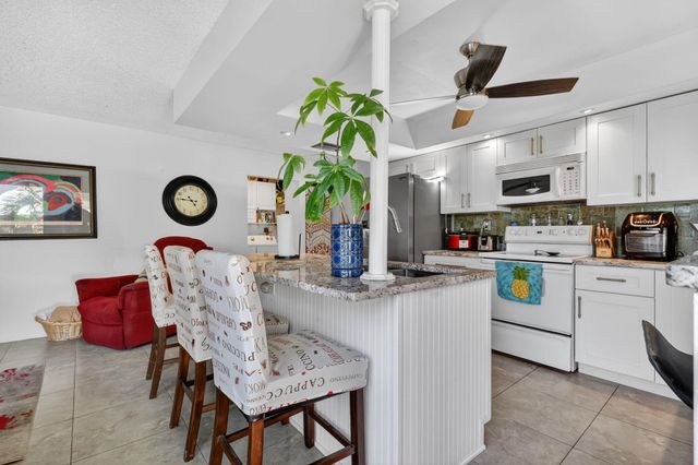 3876 NW 8th Street, Delray Beach, FL 33445