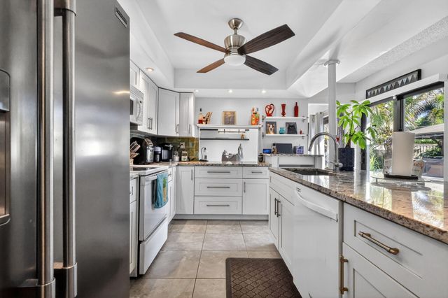 3876 NW 8th Street, Delray Beach, FL 33445