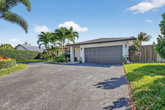 3876 NW 8th Street, Delray Beach, FL 33445