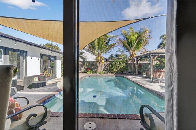 3876 NW 8th Street, Delray Beach, FL 33445