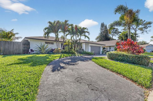 3876 NW 8th Street, Delray Beach, FL 33445