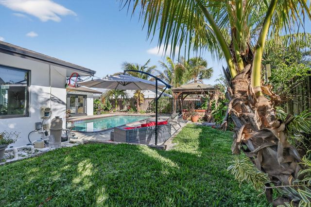 3876 NW 8th Street, Delray Beach, FL 33445