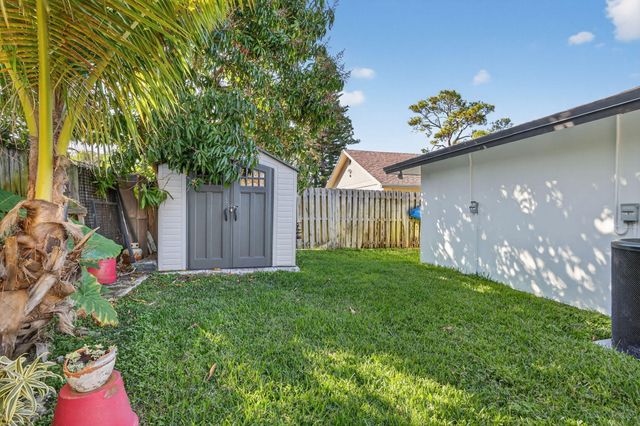 3876 NW 8th Street, Delray Beach, FL 33445