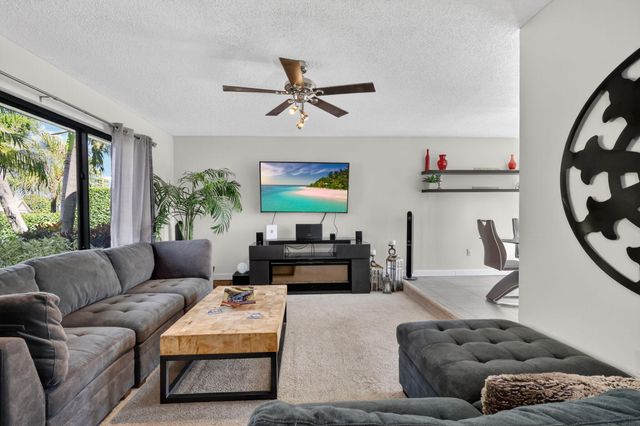 3876 NW 8th Street, Delray Beach, FL 33445