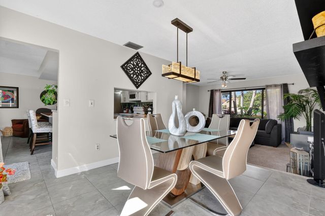 3876 NW 8th Street, Delray Beach, FL 33445