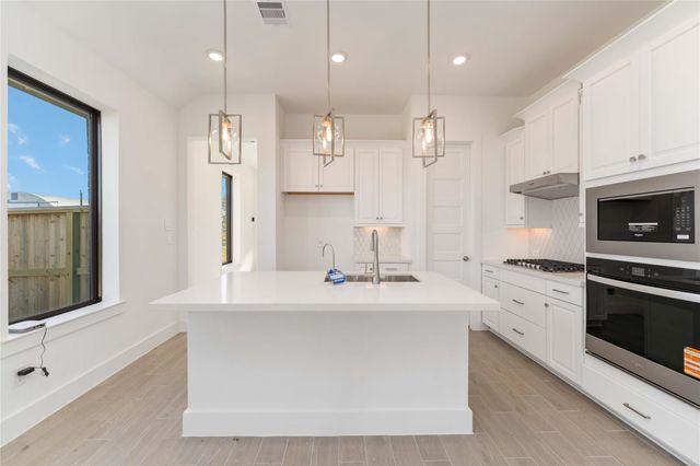 6623 Canary Knoll Court, Richmond, TX 77469