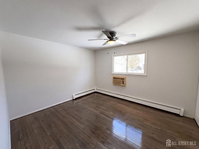 47 Brandywine Circle, Piscataway, NJ 08854