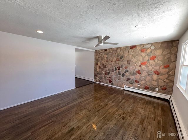 47 Brandywine Circle, Piscataway, NJ 08854