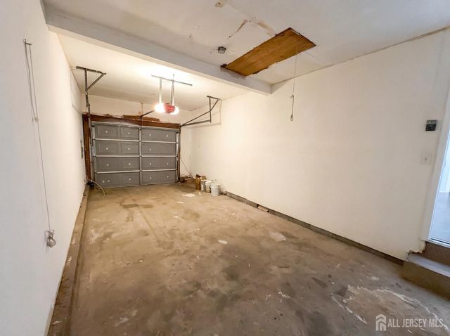 47 Brandywine Circle, Piscataway, NJ 08854