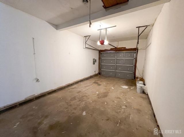 47 Brandywine Circle, Piscataway, NJ 08854