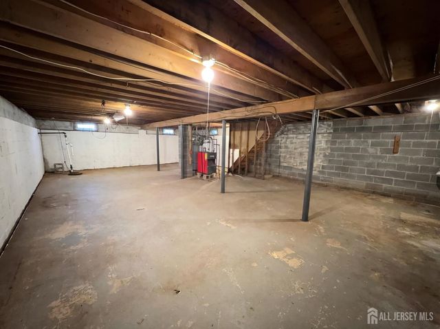 47 Brandywine Circle, Piscataway, NJ 08854