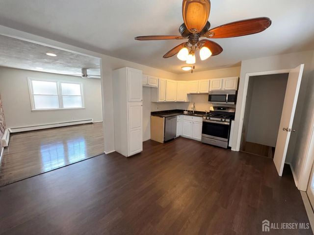 47 Brandywine Circle, Piscataway, NJ 08854