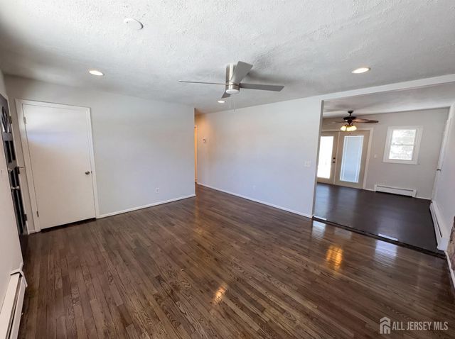 47 Brandywine Circle, Piscataway, NJ 08854