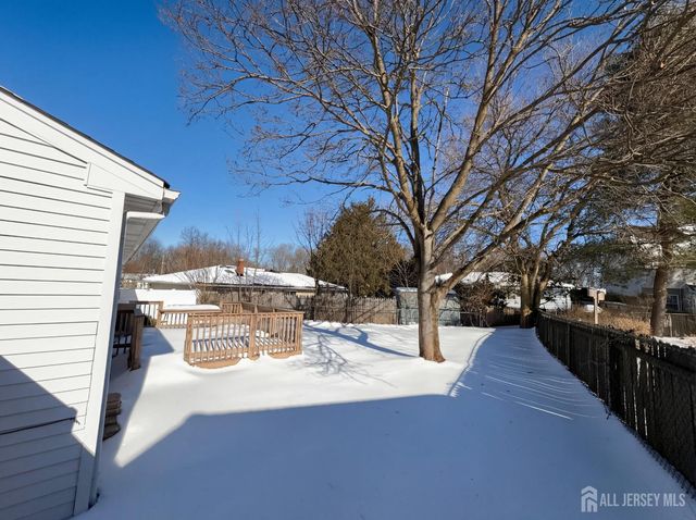 47 Brandywine Circle, Piscataway, NJ 08854