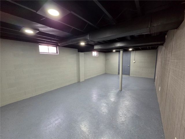 265 N Duffy Rd, Twp Of But Nw, PA 16001