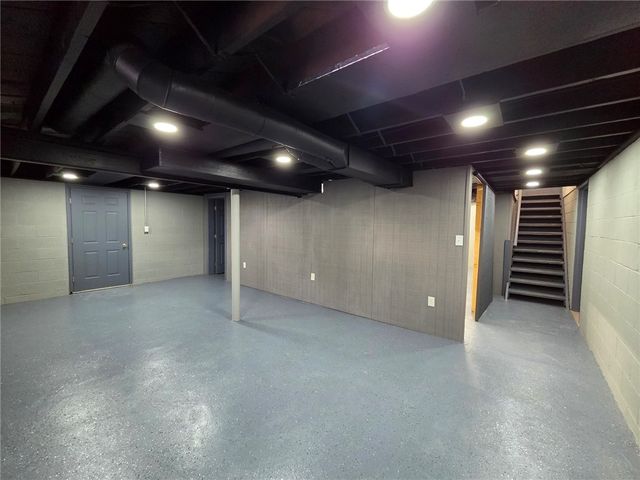 265 N Duffy Rd, Twp Of But Nw, PA 16001