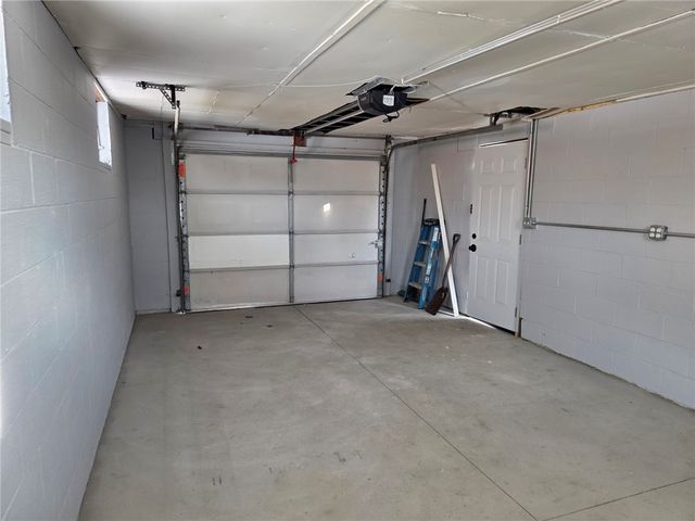 265 N Duffy Rd, Twp Of But Nw, PA 16001