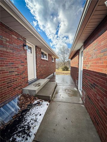 265 N Duffy Rd, Twp Of But Nw, PA 16001