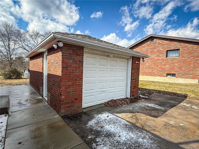 265 N Duffy Rd, Twp Of But Nw, PA 16001