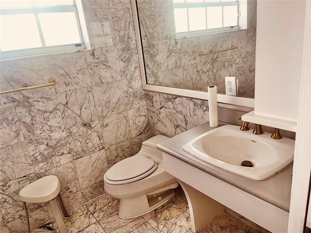 6853 SW 89th Ter, Pinecrest, FL 33156