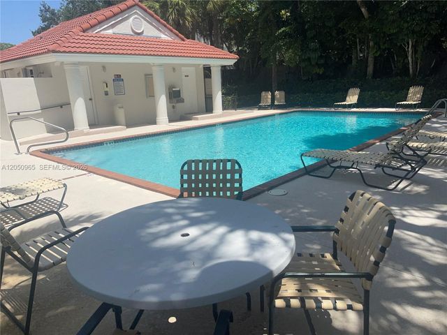6853 SW 89th Ter, Pinecrest, FL 33156
