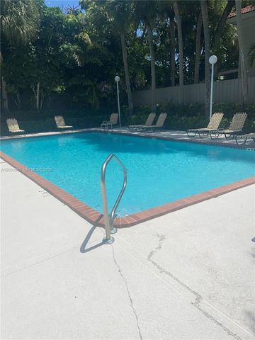 6853 SW 89th Ter, Pinecrest, FL 33156