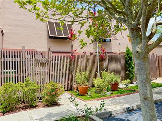 1143 NW 122nd Ter, Pembroke Pines, FL 33026