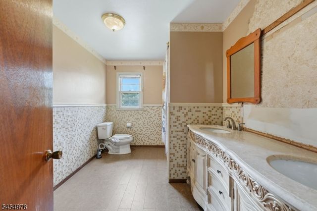17 Petty Ave, East Brunswick Twp., NJ 08816