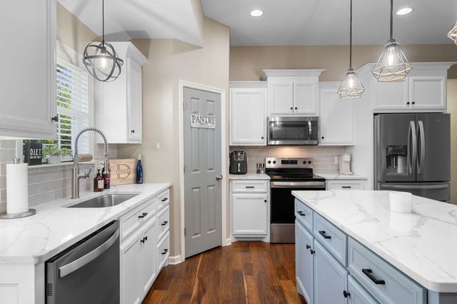1925 Sheffield Lane, Columbia, TN 38401