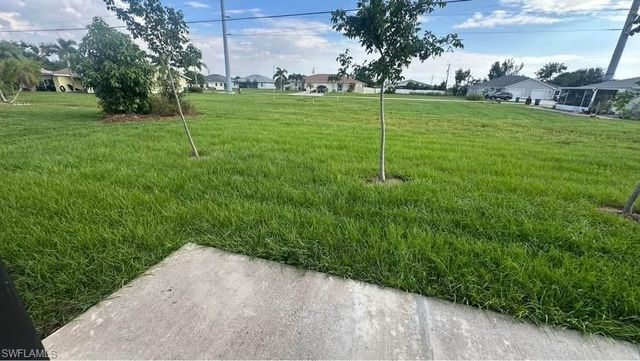 606 SE 8th ST, Cape Coral, FL 33990
