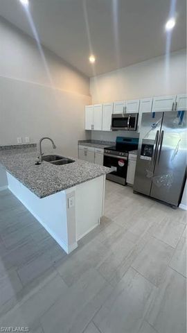 606 SE 8th ST, Cape Coral, FL 33990