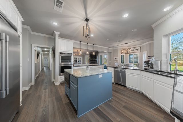 13913 S Fm 372, Valley View, TX 76272