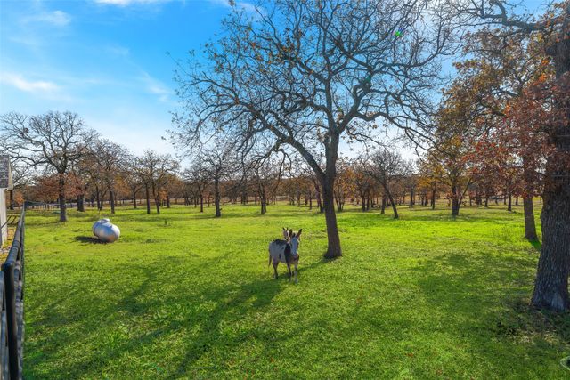 13913 S Fm 372, Valley View, TX 76272
