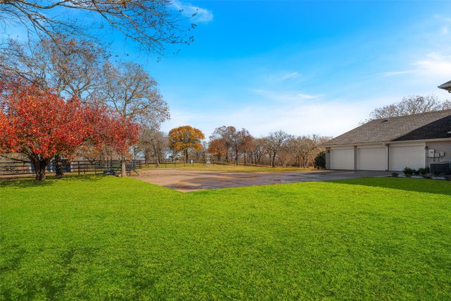 13913 S Fm 372, Valley View, TX 76272