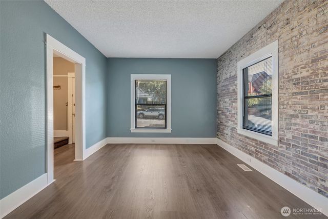 6747 Alonzo Avenue NW, Seattle, WA 98117
