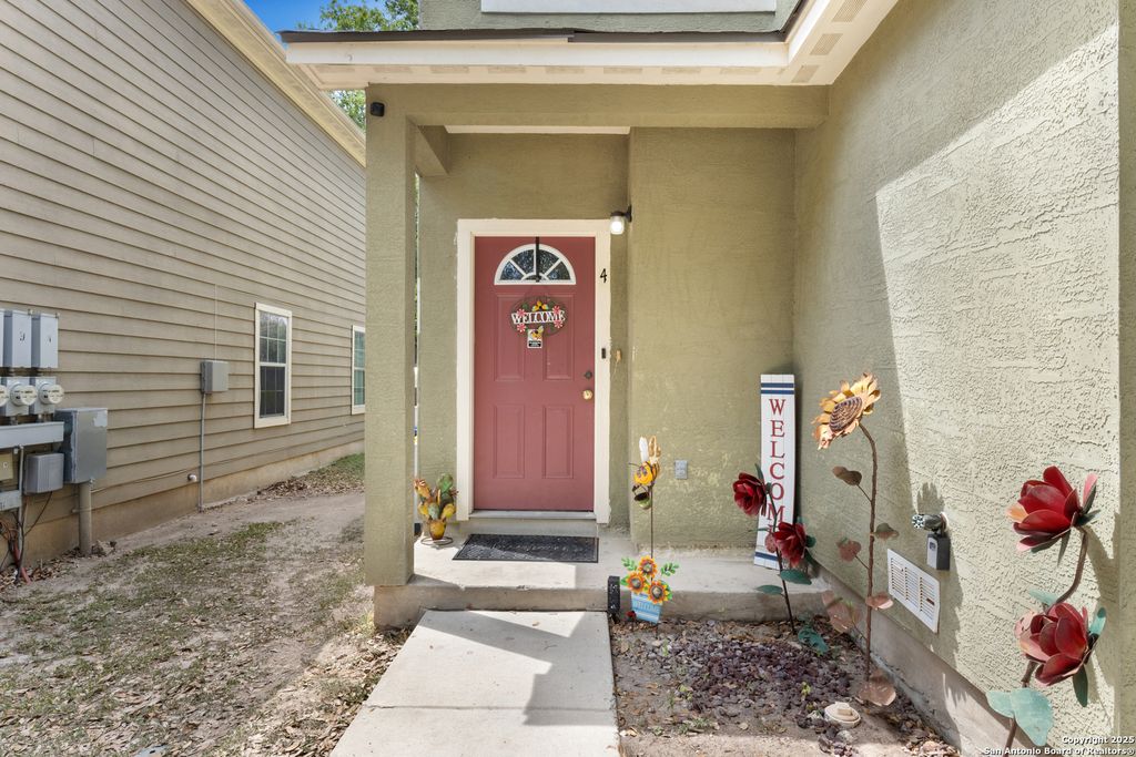 7807 Kingsbury Wood Unit 4, San Antonio, TX 78240