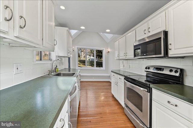 302 MANOR DR, Kennett Square, PA 19348