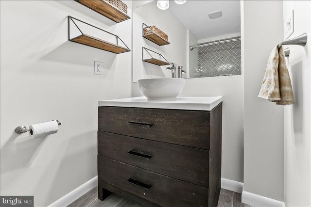 302 MANOR DR, Kennett Square, PA 19348