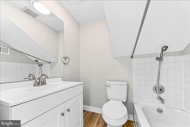 302 MANOR DR, Kennett Square, PA 19348