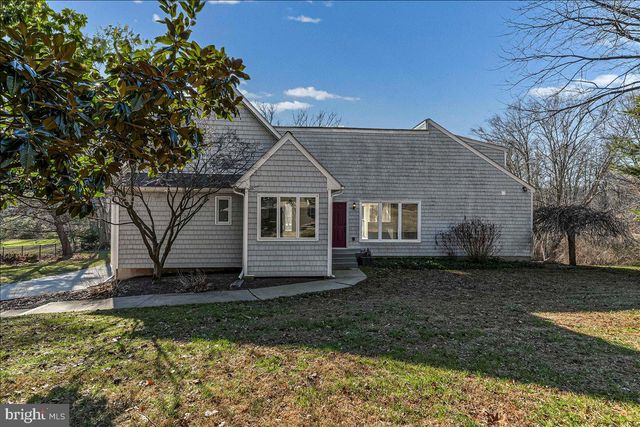 302 MANOR DR, Kennett Square, PA 19348