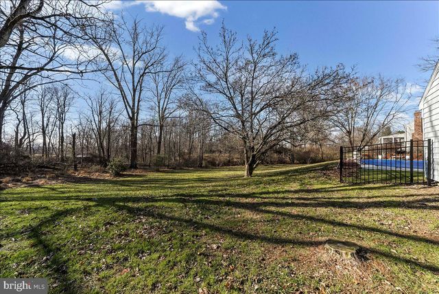 302 MANOR DR, Kennett Square, PA 19348