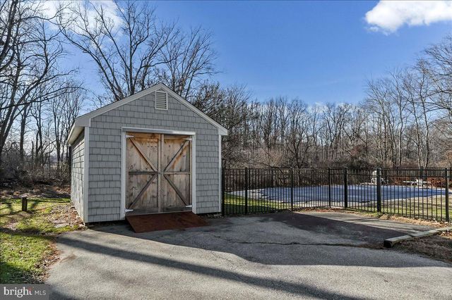 302 MANOR DR, Kennett Square, PA 19348