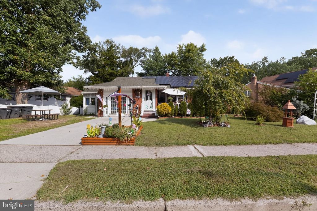 6025 FORREST AVE, PENNSAUKEN, NJ 08110 — photo 2